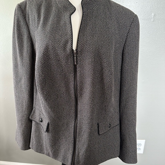 John Meyer collection women’s size 22W front zip jacket,‎ black, and white color - Picture 2 of 13